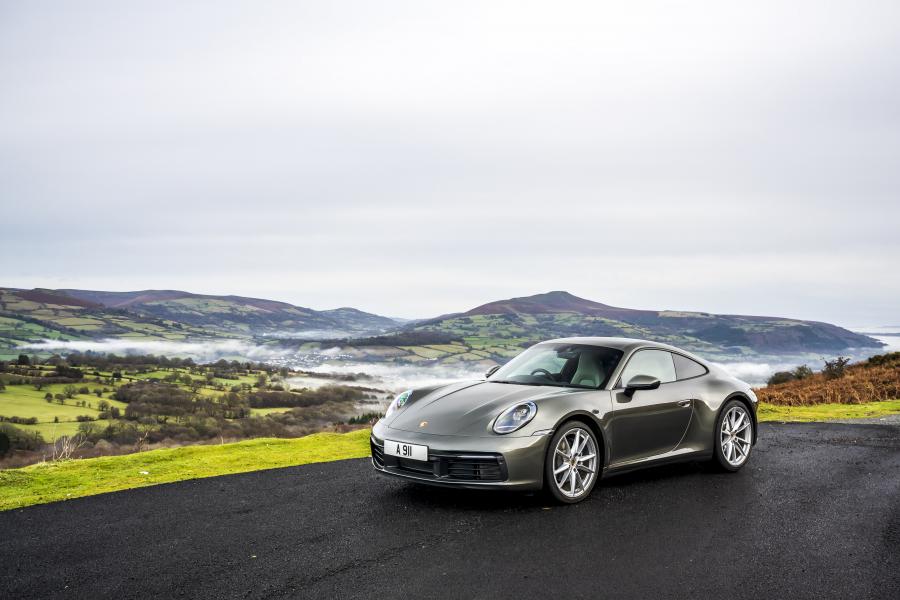  Porsche 911 Carrera (992) 2019 года  (UK) (фото 32 из 32)